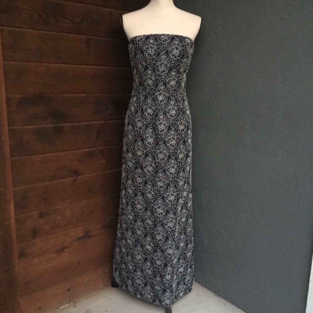 Carmen Marc Valvo beaded lace strapless gown